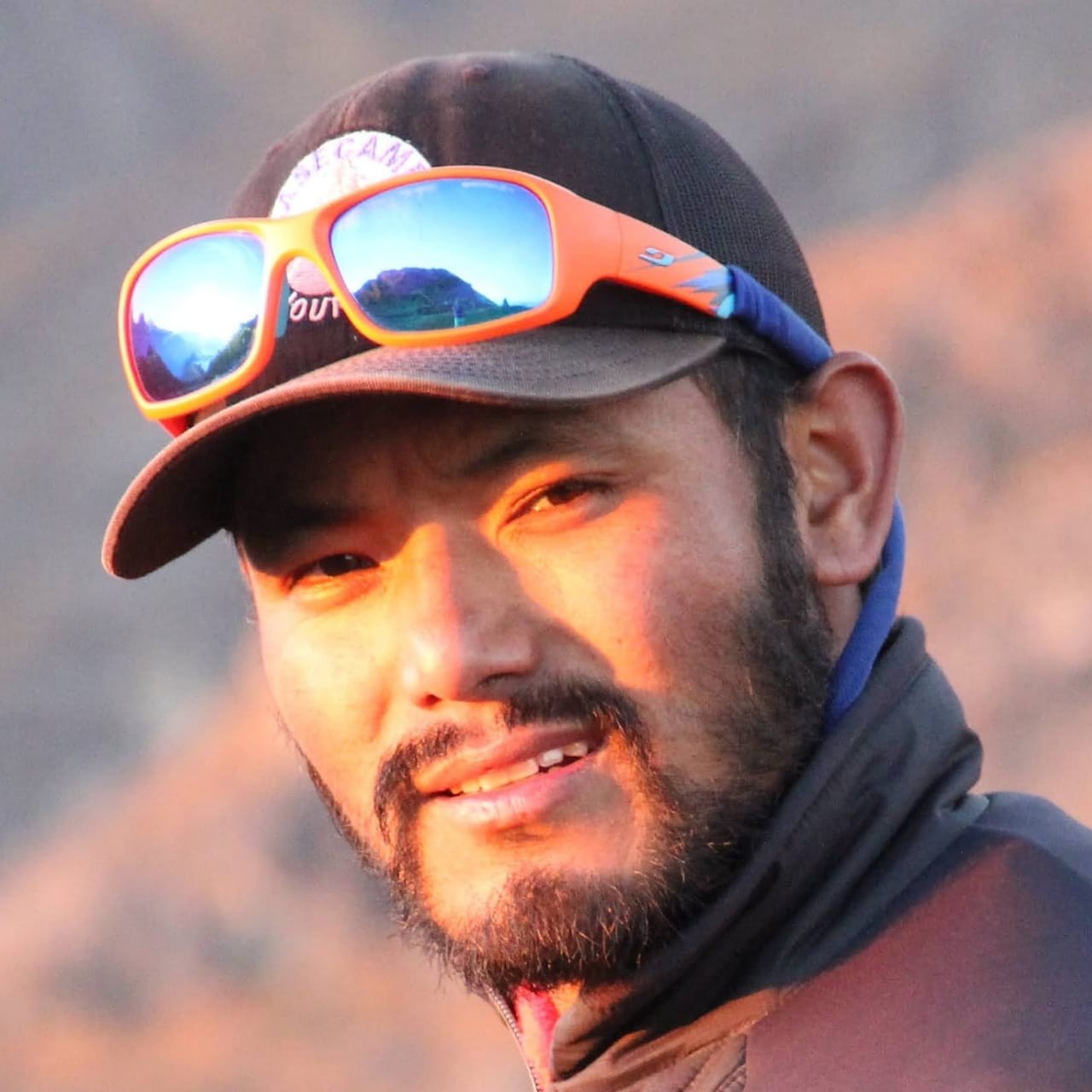 In Nepal, most trekking begins at moderate temperatures from the lower altitude to higher altitudes at cold temperatures. Thus, it is better to dress in layers so that with the temperature variation you can change your clothing.